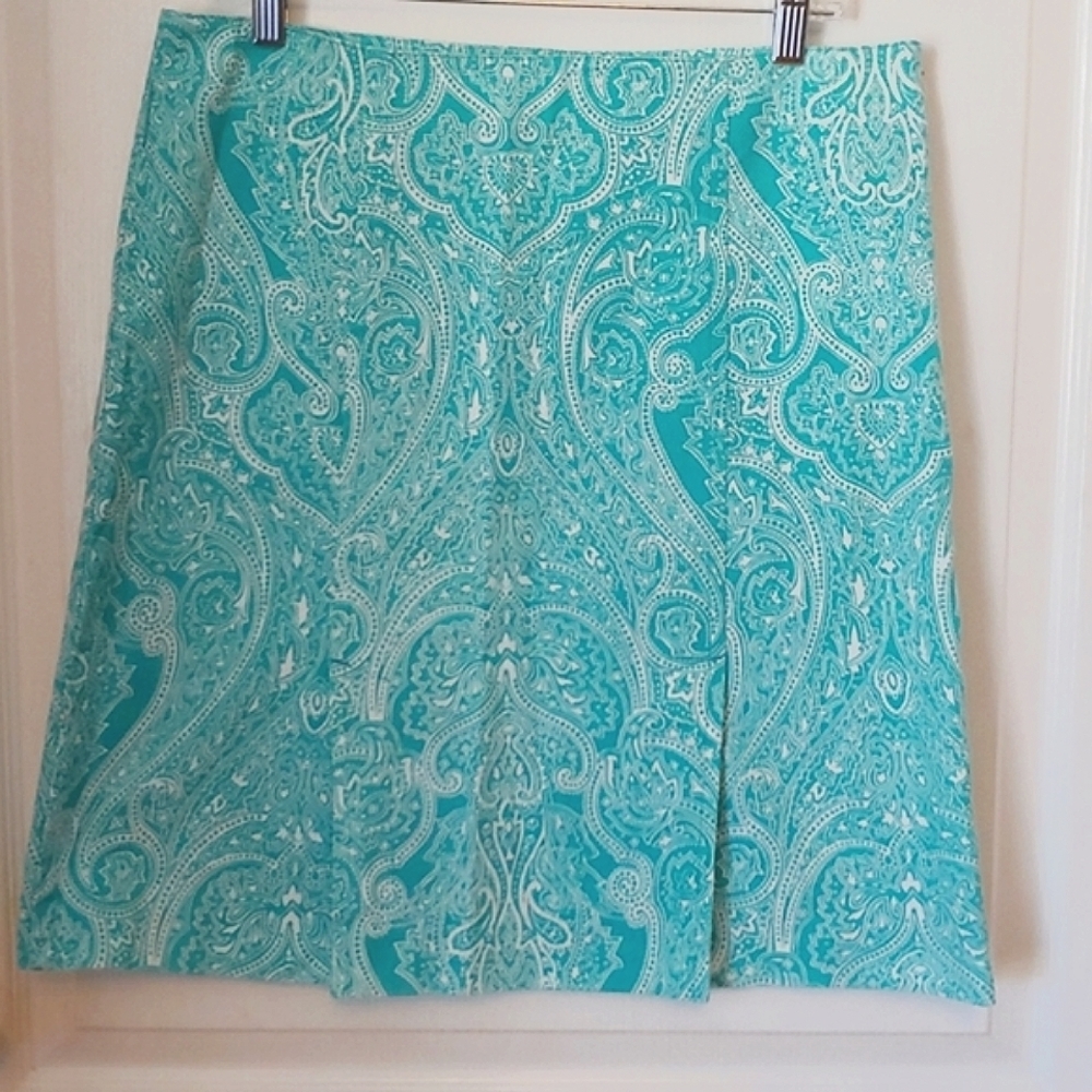 Talbots Turquoise Side Pleat textured Paisley Print Skirt. Size 10P